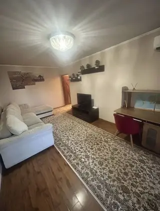 2 комнаты, 43 м², Дордой Плаза ТРЦ 104 серия, 5 этаж, Косметический ремонт
